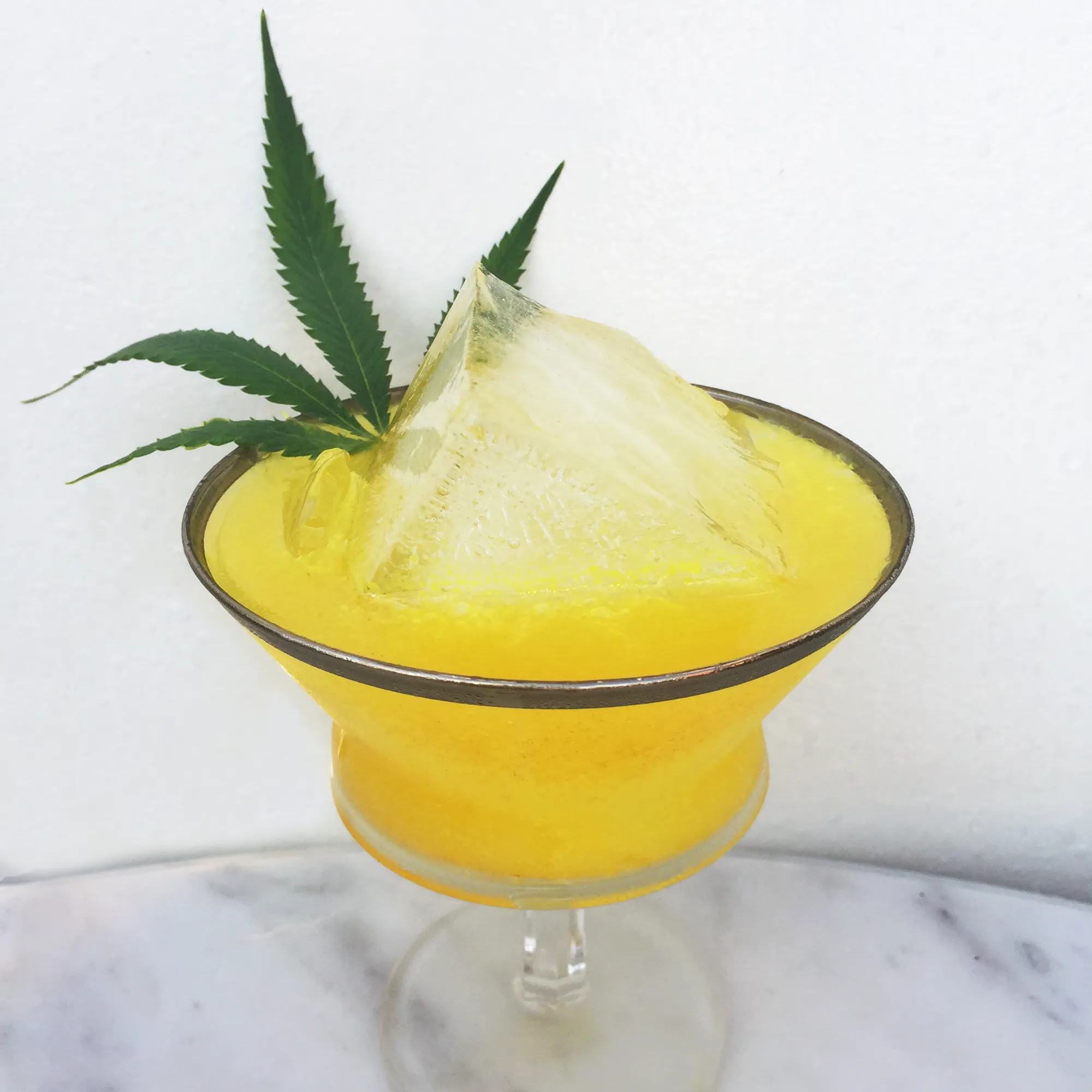 What to Expect from a Low-Dose THC Drink